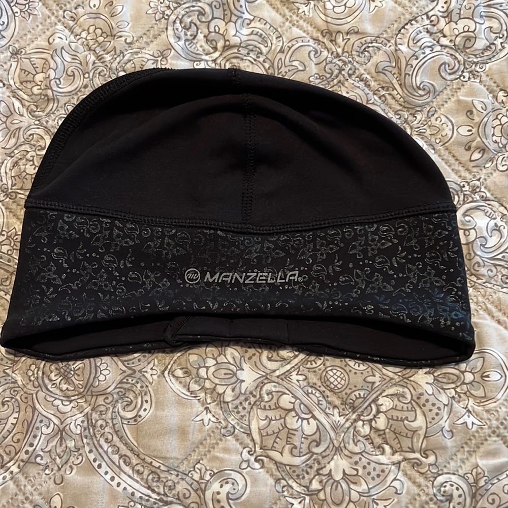 Manzella Running Hat with ponytail hole